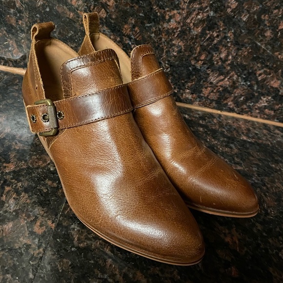 FRYE AND CO. Shoes - FRYE & CO. Rubie Moto Ankle Booties - Pointed Toe Brown Leather size 9